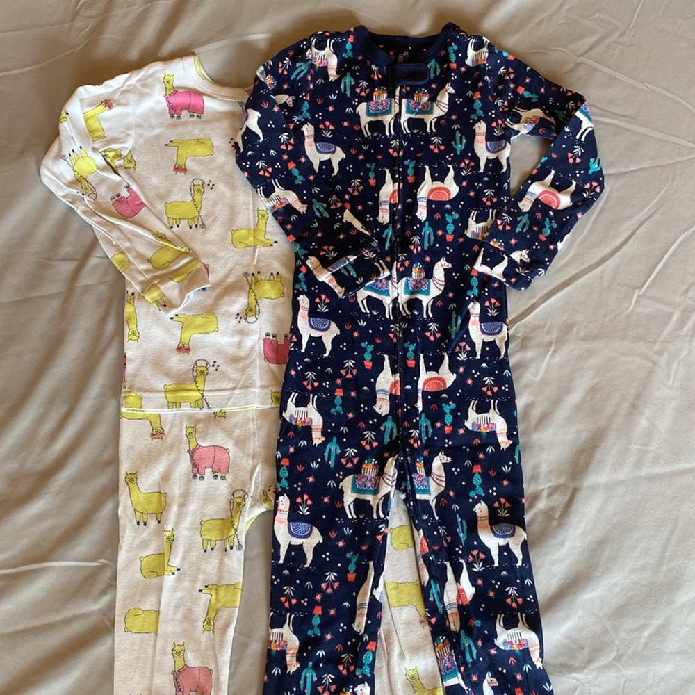 Gap size 5 pajama bundle. Two piece and one piece with zipper.